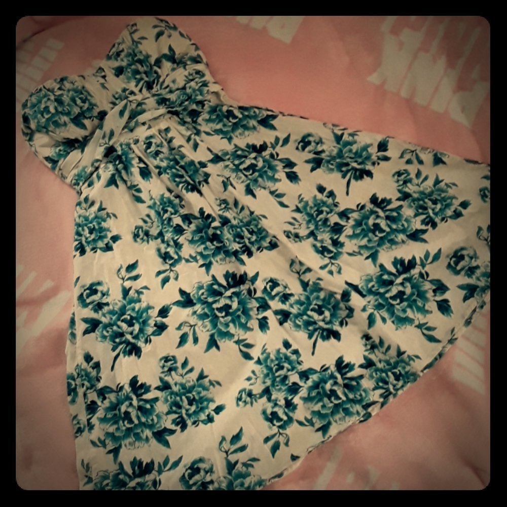 💙Teal Floral White Mini Dress sz 7 Ruby Rox💙